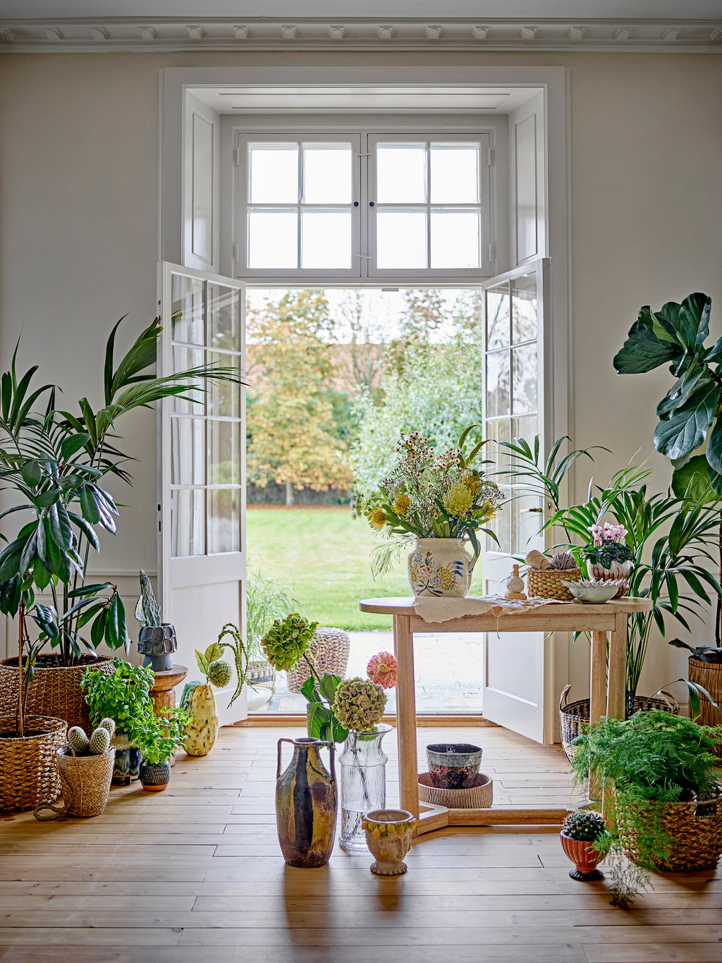 Serrone - Console Table - Natural - Rubberwood