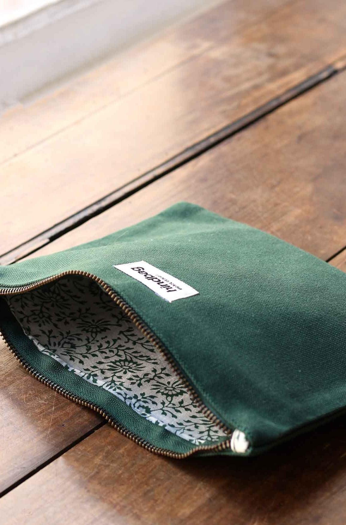 Pouch Ema Dennengroen Hindbag2