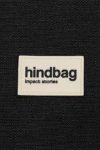 NAHAUFNAHME: schwarzes Silikonetikett von Hindbag