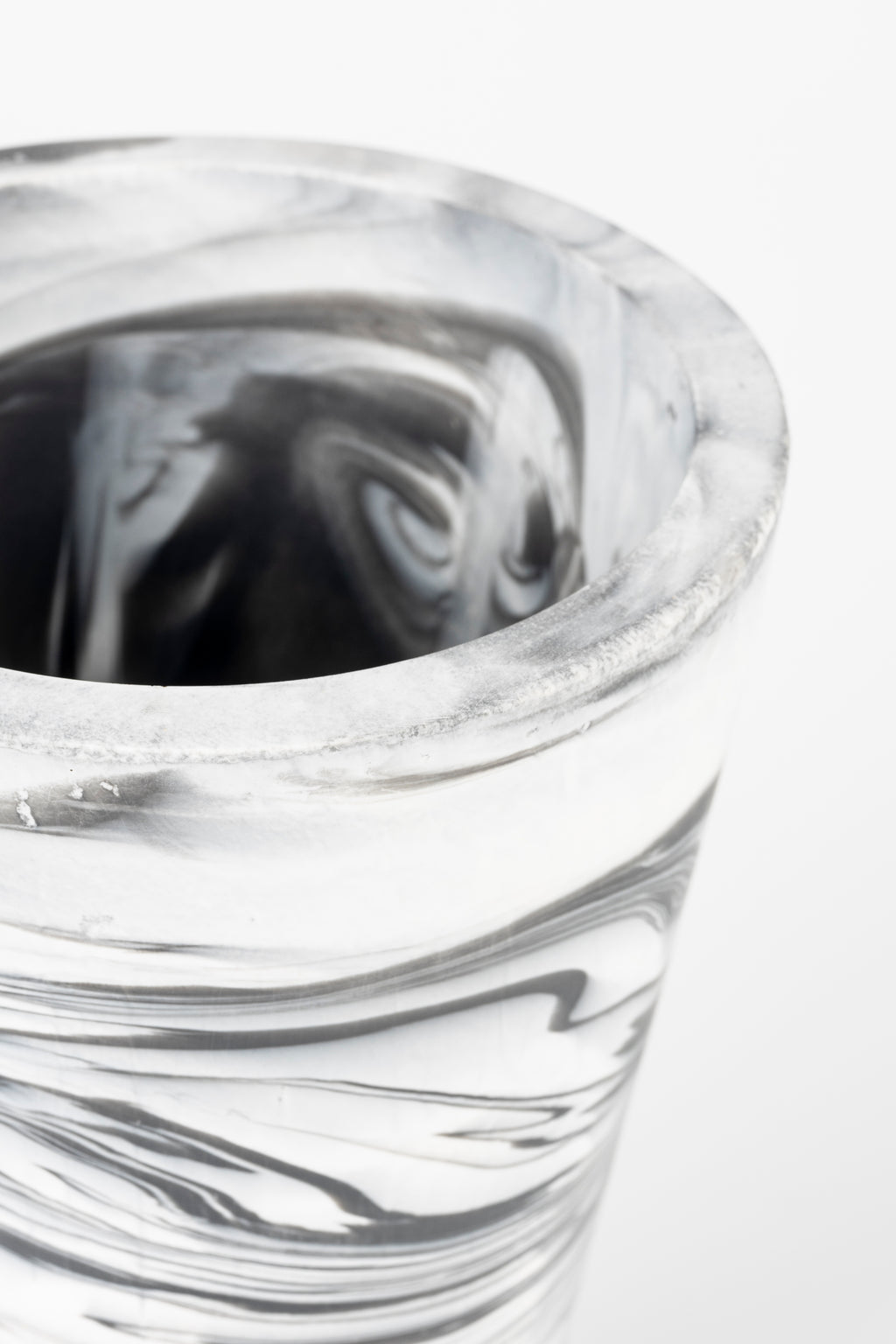 Conic M - Vase - Resin - Black/White/Grey