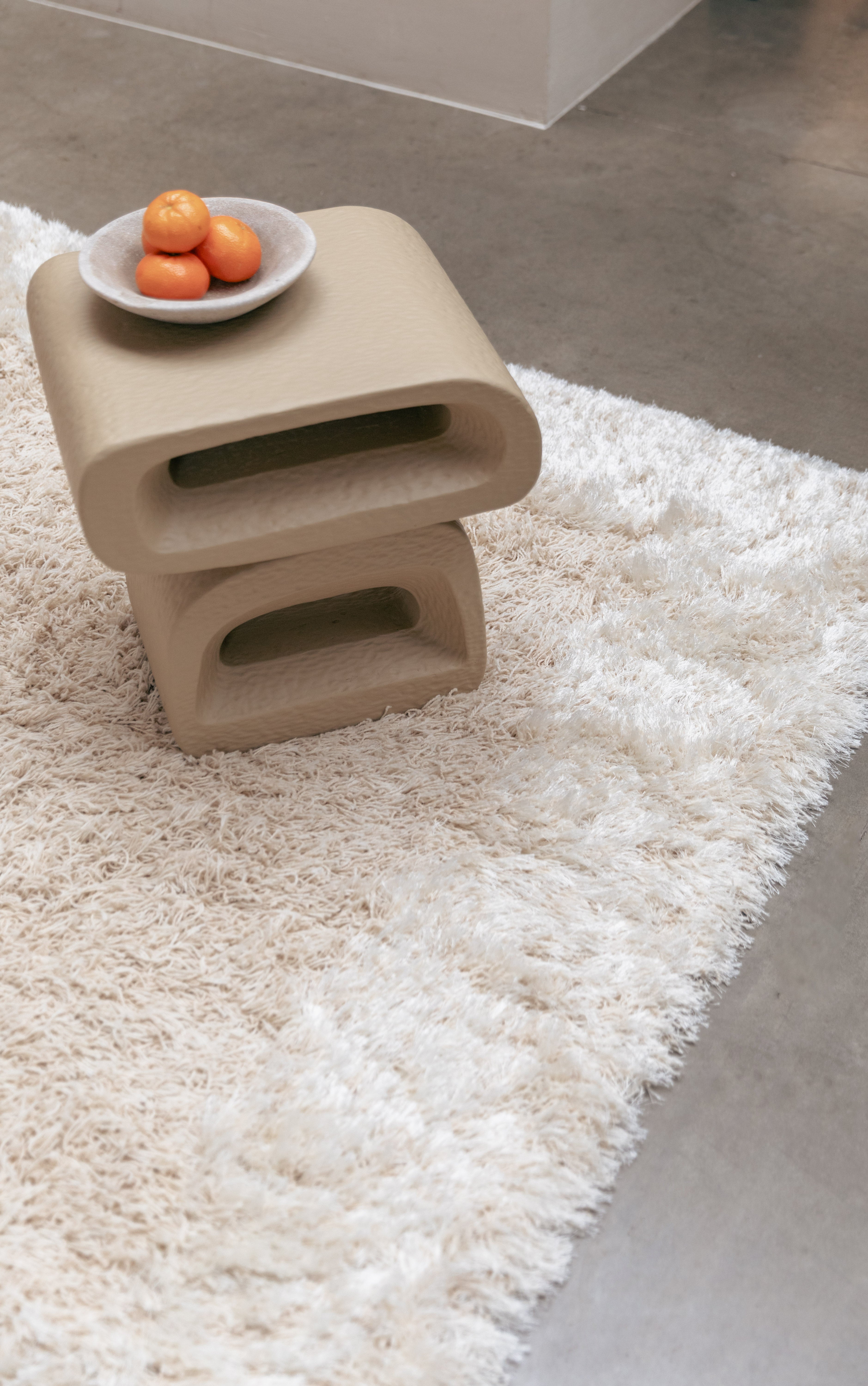 Eddy - Side Table - Resin - Beige