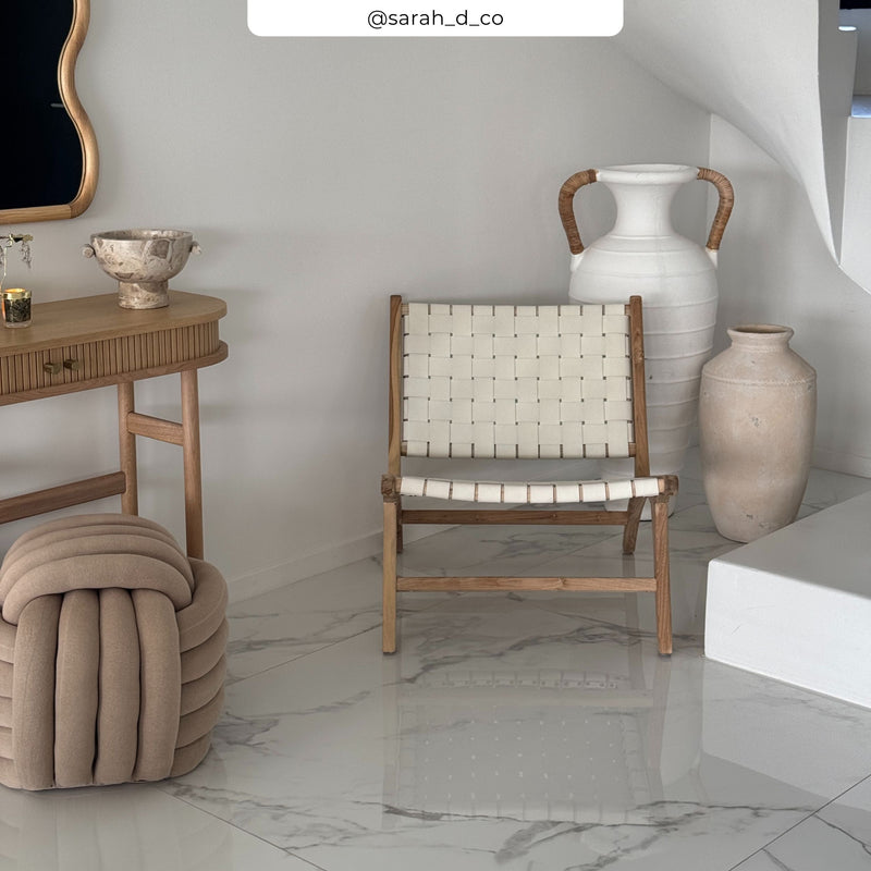 Fauteuil Kuna en teck et cuir tressé blanc