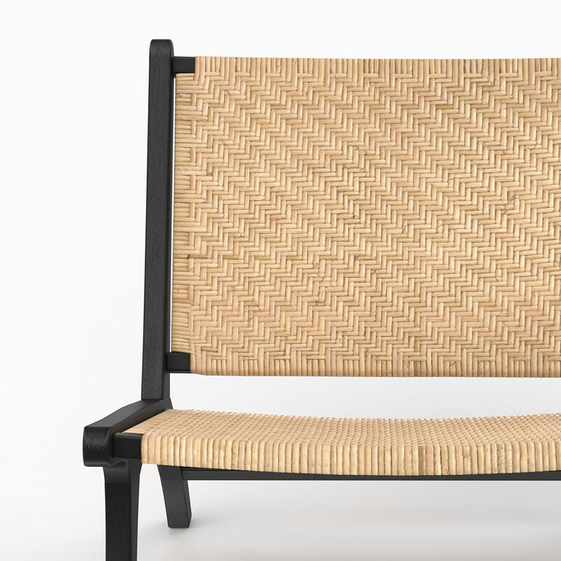 Fauteuil Kilka en bois de teck noir et tressage chevron en rotin