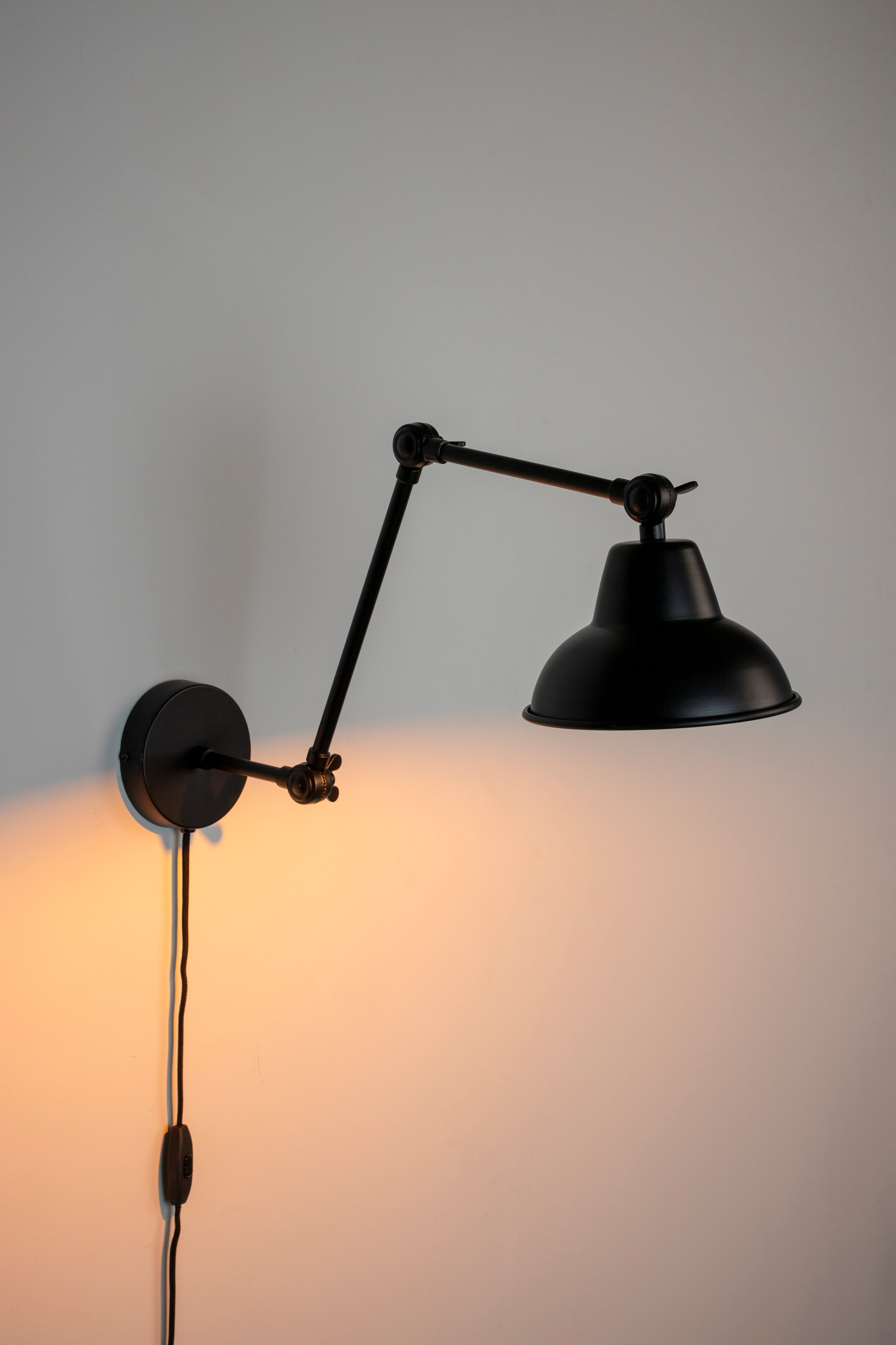 Xavi - Wall Light - Iron - Black