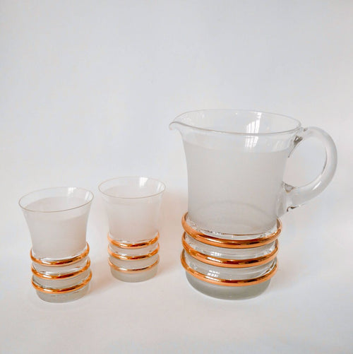 Ensemble Composé D'Un Pichet Et De Deux Grands Verres Granité Blancs Et Liserés Doré - 1960