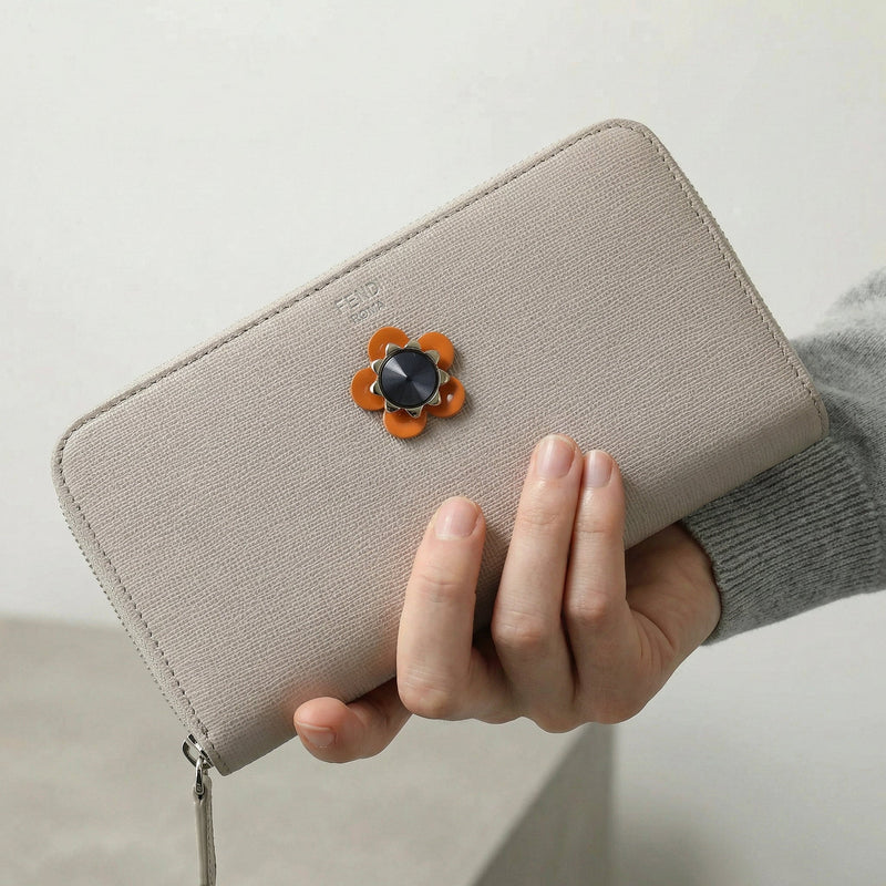 Fendi Beige Leather Zipped Wallet