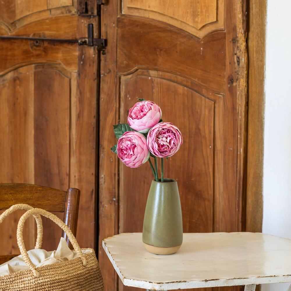 Bouton De Pivoine En Papier Rose Foncé