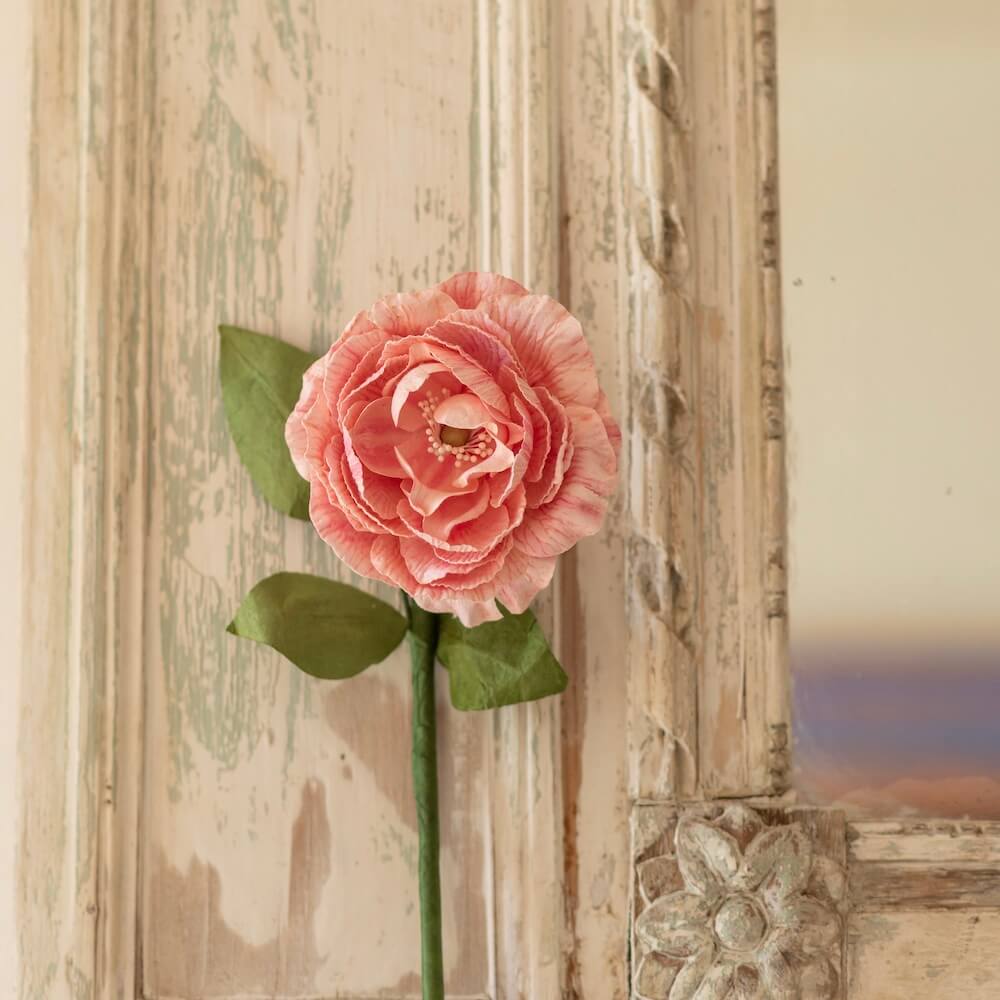 Camélia En Papier Rose Pâle