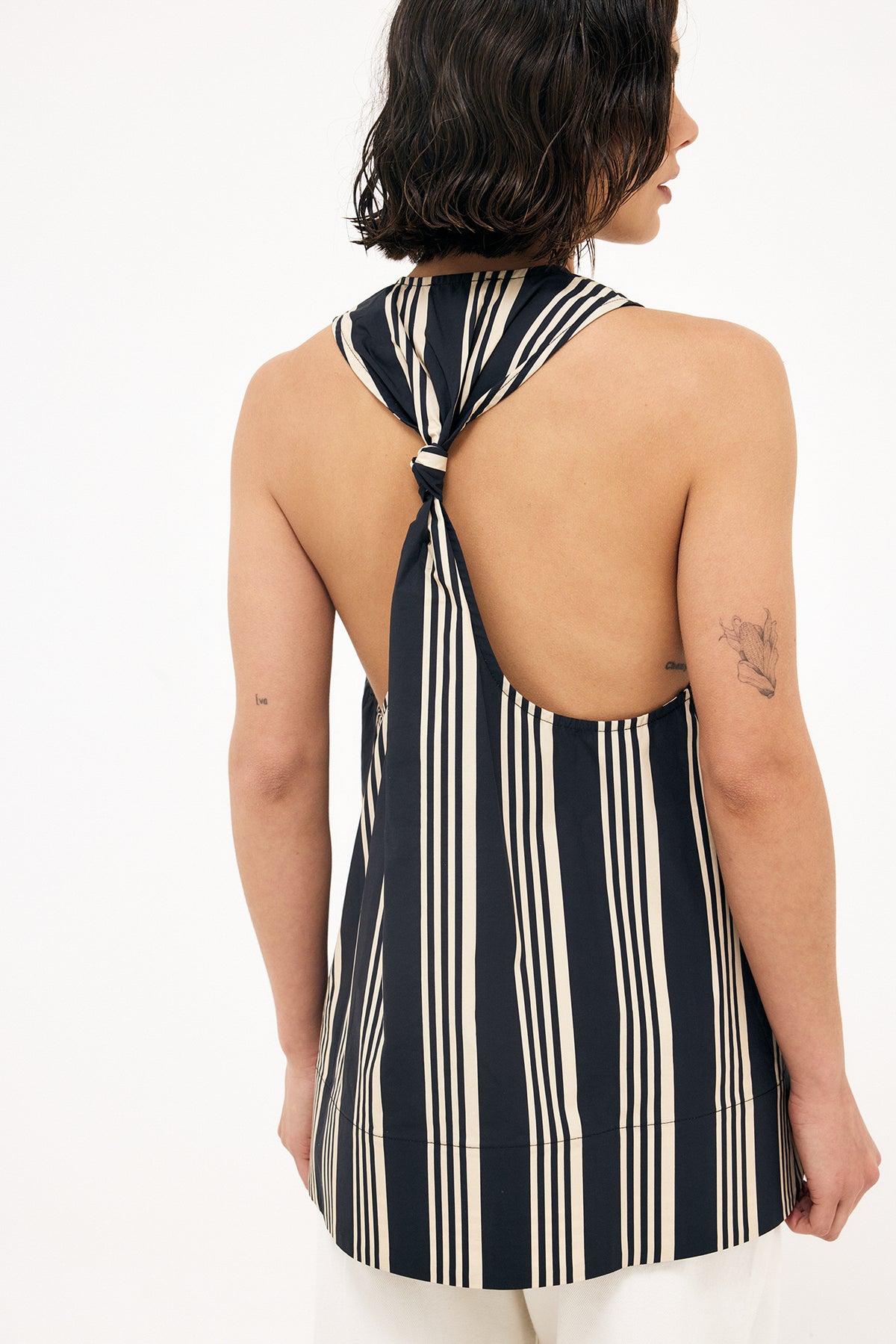 Top fluido con dettaglio sulla schiena - A righe