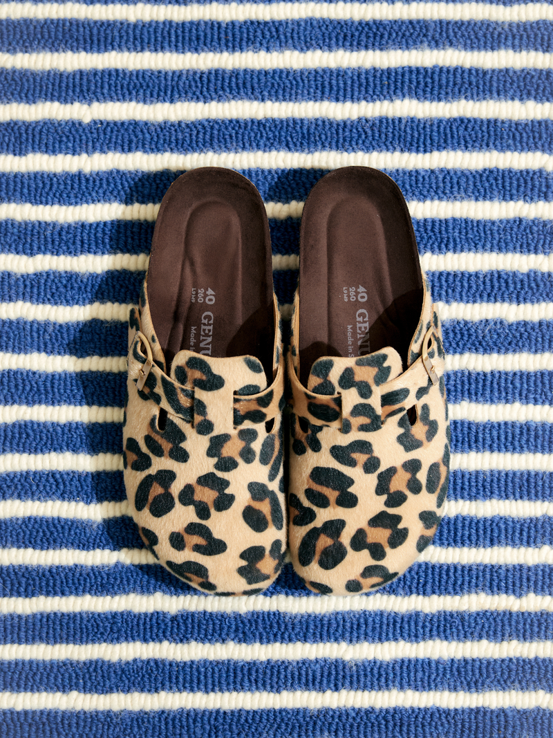 Zuecos de leopardo veganos Riva