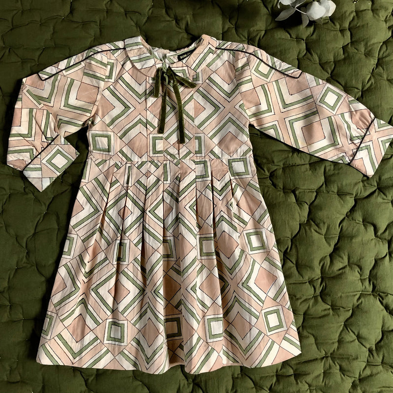 Robe Vintage tile print, collection Bonjour "Au bonheur des Dames" - Sélection Bonjour à retrouver sur amaetc.com, concept store eco friendly pour enfants