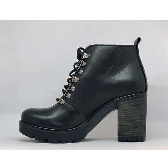 BOOTS ANN TUIL FURIE | anntuil.com