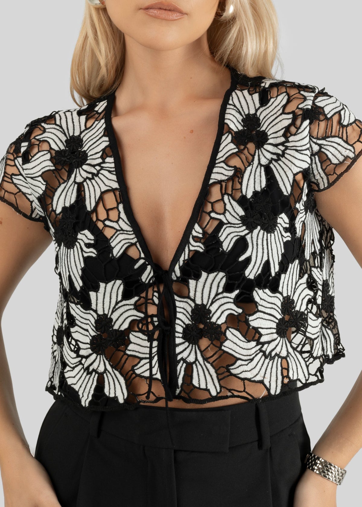 Top Liv Lace Sheer