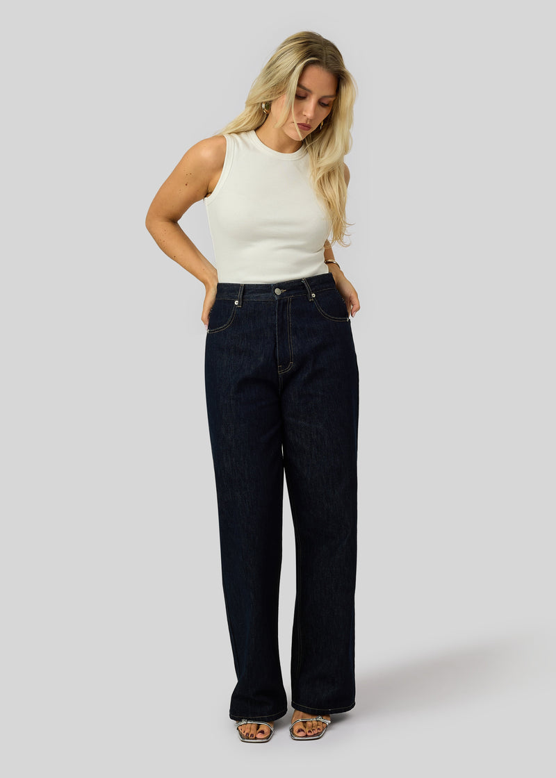 Top Kurt High-Neck Tank - White