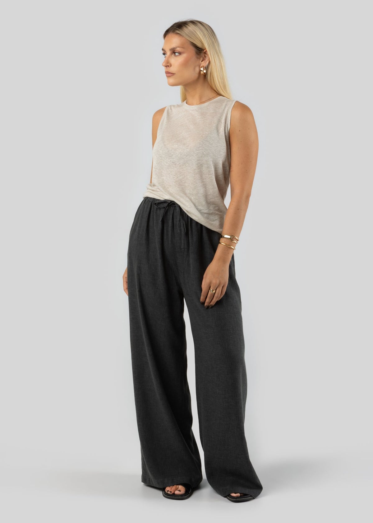 Sleeveless Linen T-Shirt - Beige