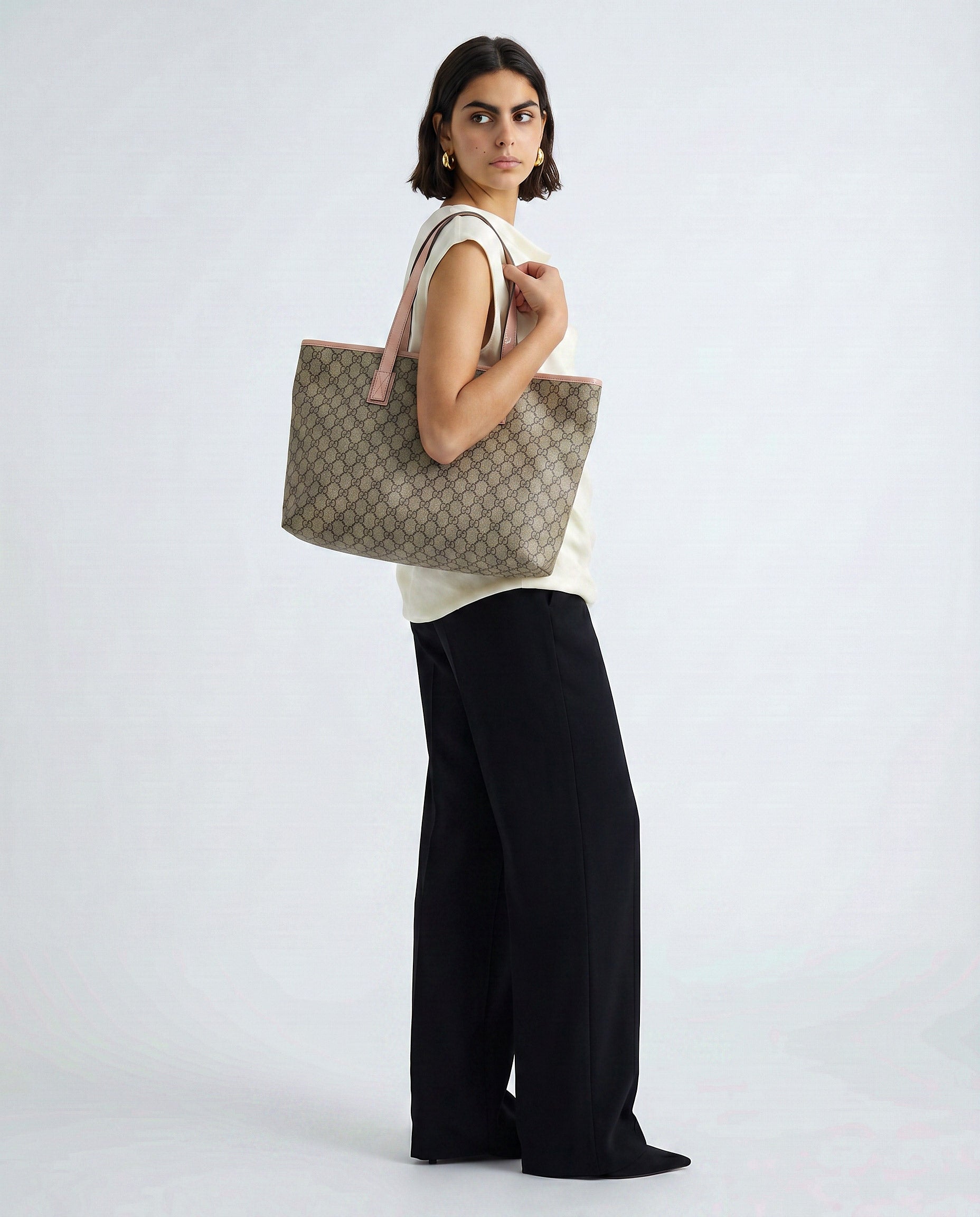 Gucci Gg Supreme Zipped Tote