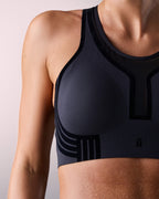 femme portant une brassière de sport hastko BRA N°42 #color_true-black