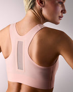 femme portant une brassière de sport hastko BRA N°42 #color_nude