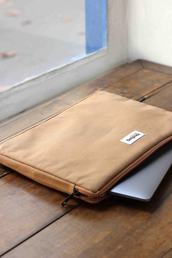 Funda para ordenador Ava Canela Hindbag2