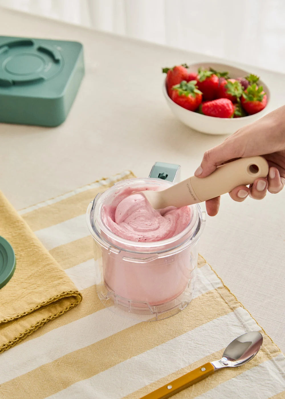 Ice Cream Maker Studio - Multifunction Ice Cream Maker 600 ml - 5 Tubs - Sage