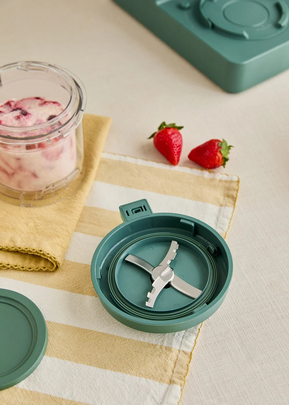 Ice Cream Maker Studio - Multifunction Ice Cream Maker 600 ml - 5 Tubs - Sage