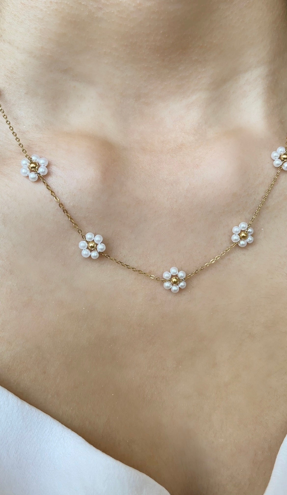 Flower necklace