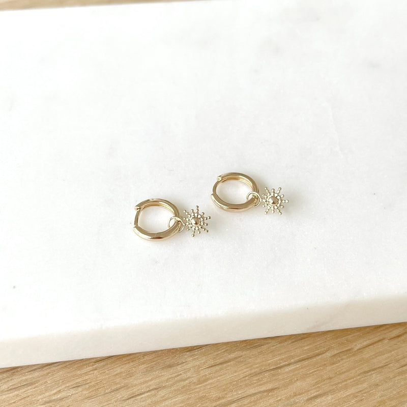 Pendientes mini aro “Sol” bañados en oro-Instants Plaisirs • Joyería-Instants Plaisirs • Joyería