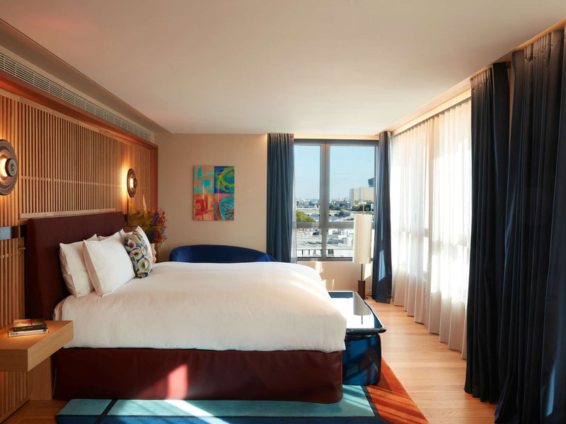 La Chambre Iconic Paris Skyline