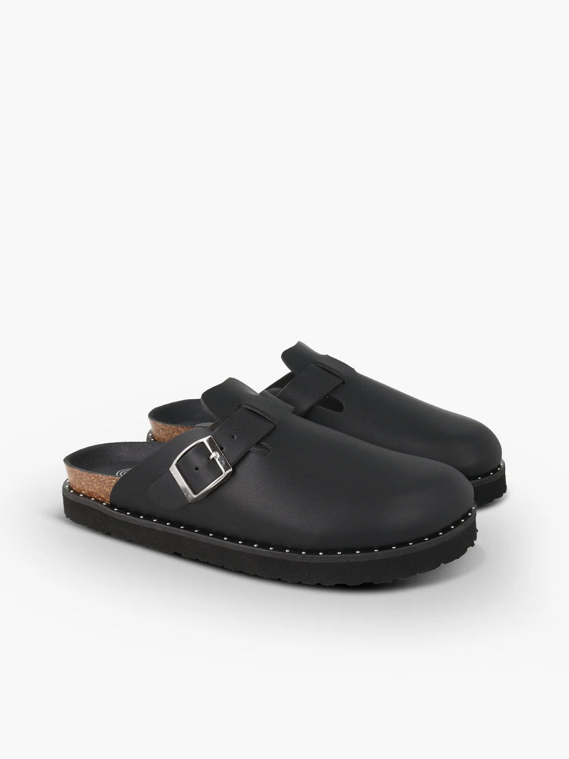 Zuecos negros con tachuelas veganas Riva