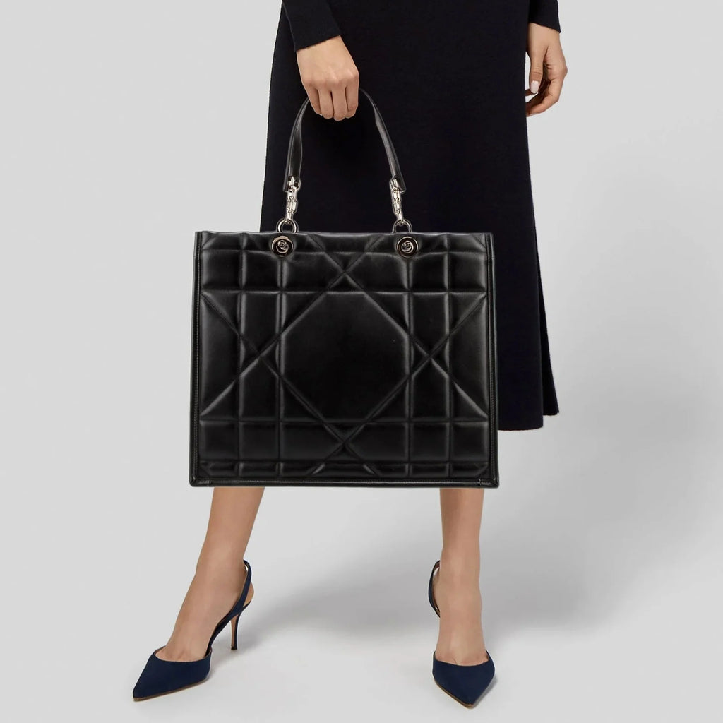 Sac Dior Essential Large Tote