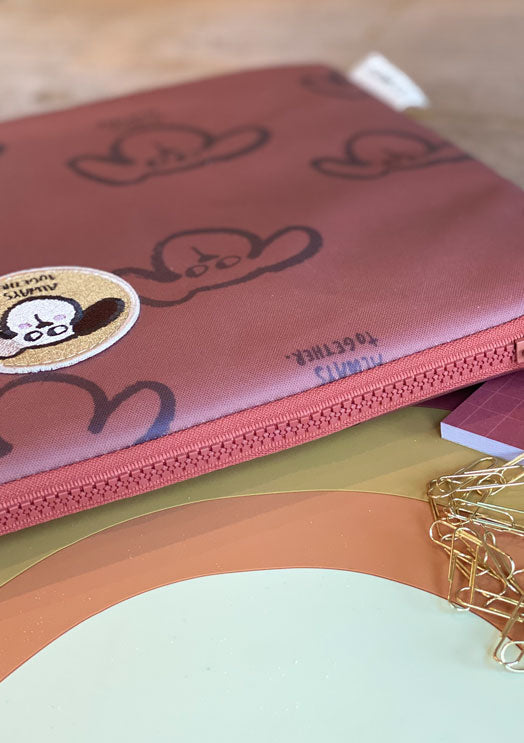 Ipad sleeve dog/brick - studioloco