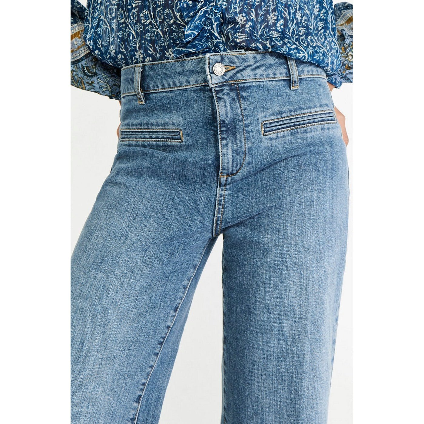 Nello Straight-Cut Jeans - Light Indigo