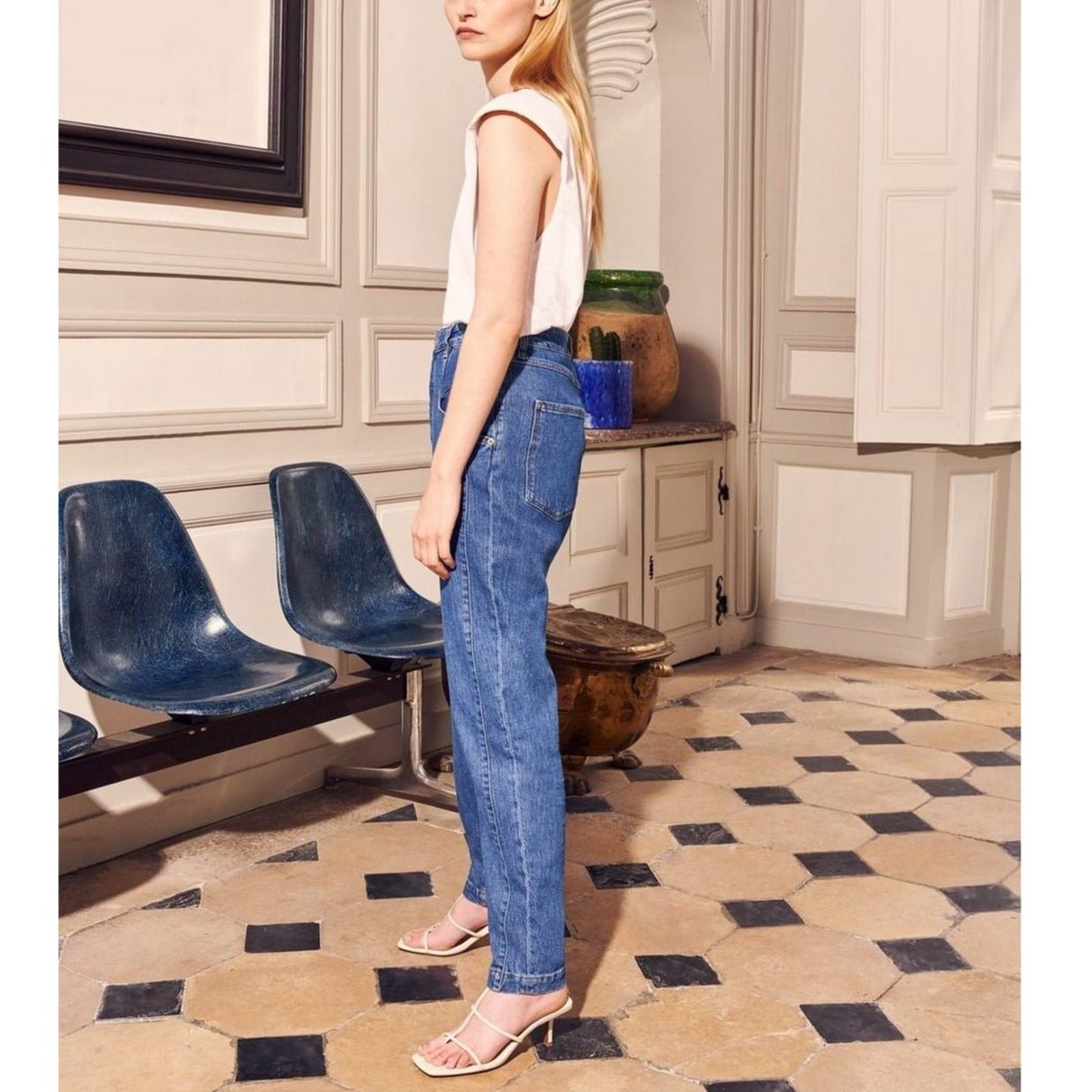 Nicola High-Waist Jean - Denim V-345 - Women