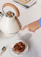 Kettle Retro - Hervidor Eléctrico - 1,7L - Blanco Roto