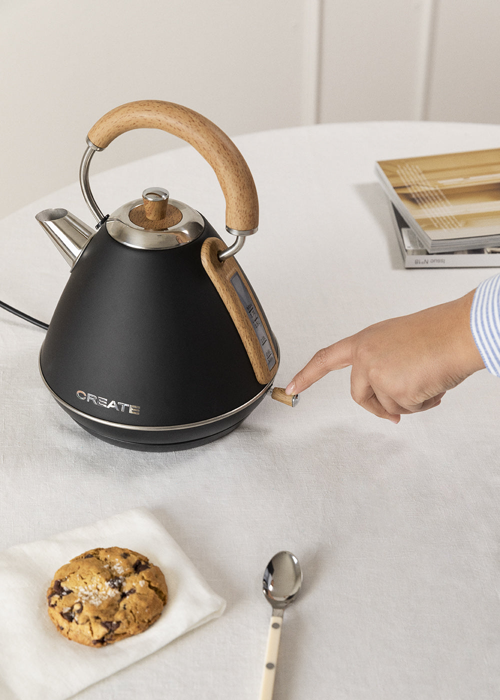 Kettle Retro - Bouilloire Électrique - 1,7L - Noir