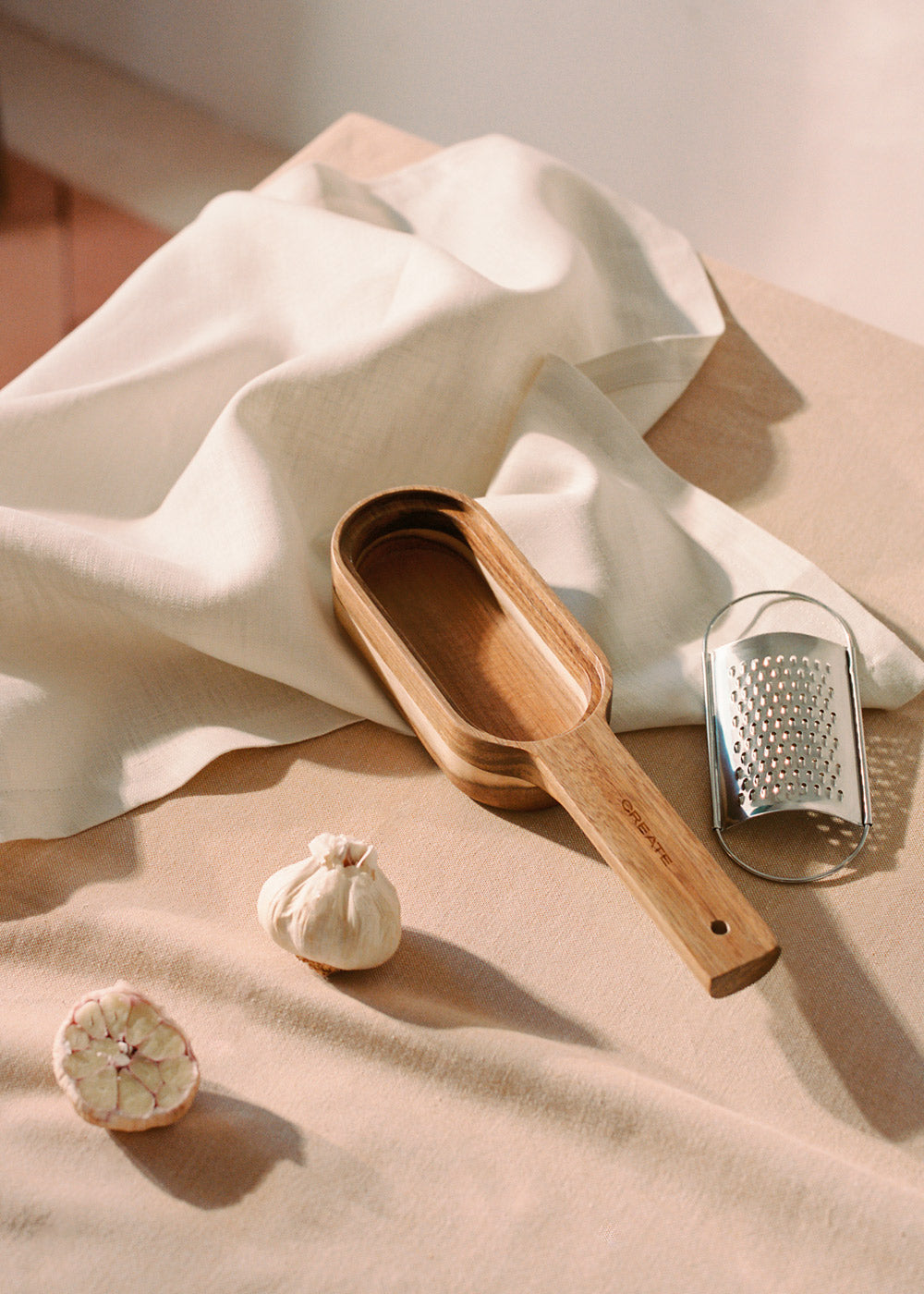 Kitchenware Essentials - Râpe Avec Bol En Bois D’Acacia