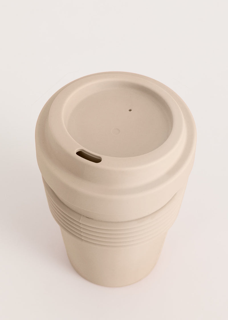 Menaje Outdoor Eco - Vaso Café Con Tapa Material Reciclado - Arena
