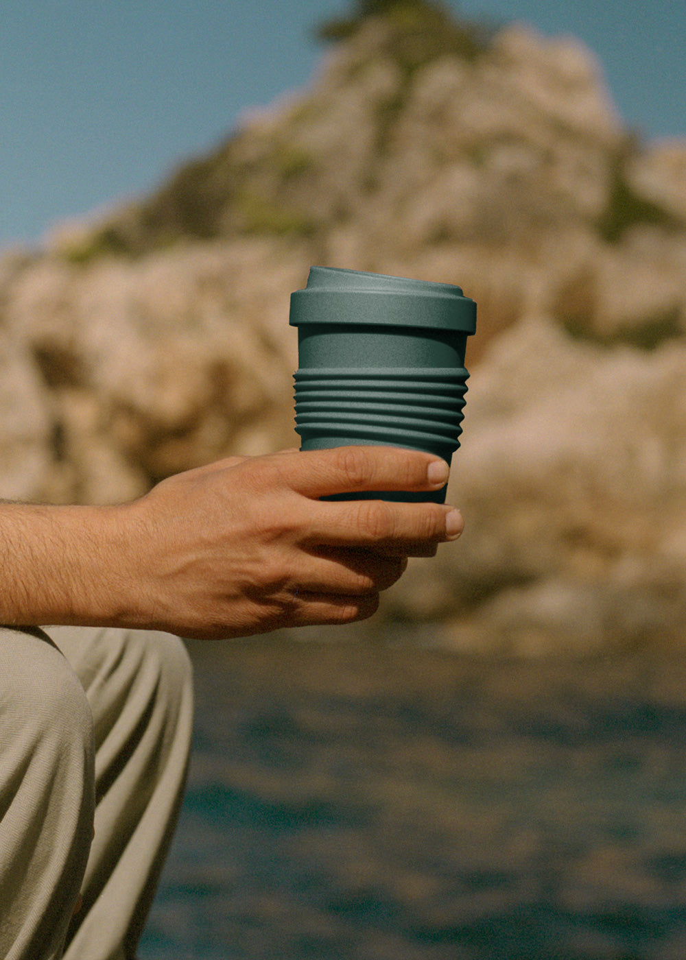 Kitchenware Outdoor Eco - Pack of 2 Coffee Cups with Lid in Recycled Material - Sage Green