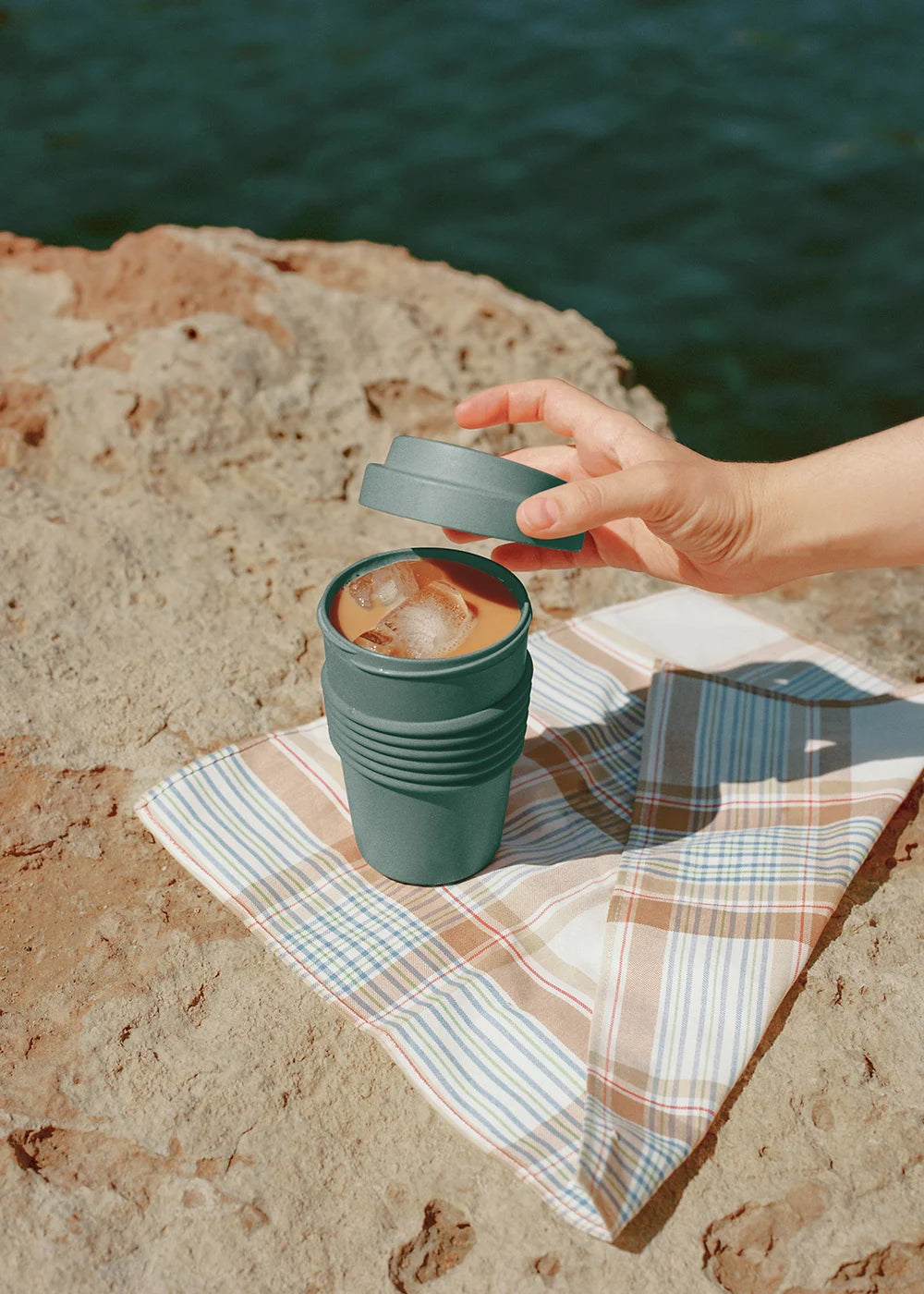 Kitchenware Outdoor Eco - Pack of 2 Coffee Cups with Lid in Recycled Material - Sage Green