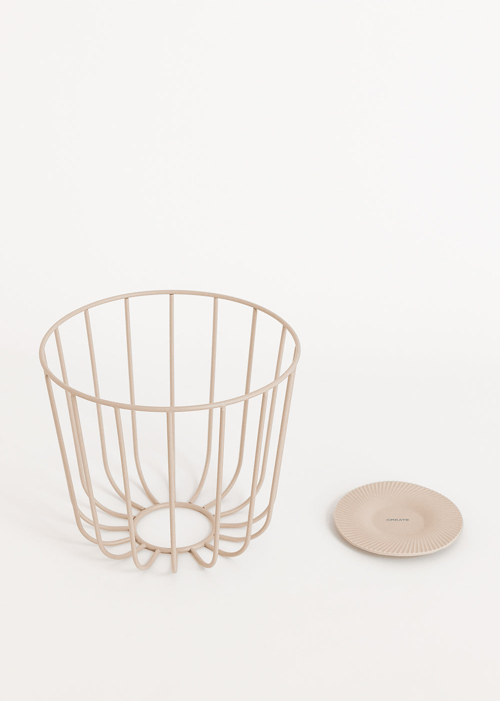 Kitchenware Studio - Large Metal Basket with Non-Slip Base - Sand
