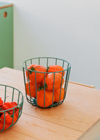 Kitchenware Studio - Cesta Metálica Grande Con Base Antideslizante - Verde Salvia