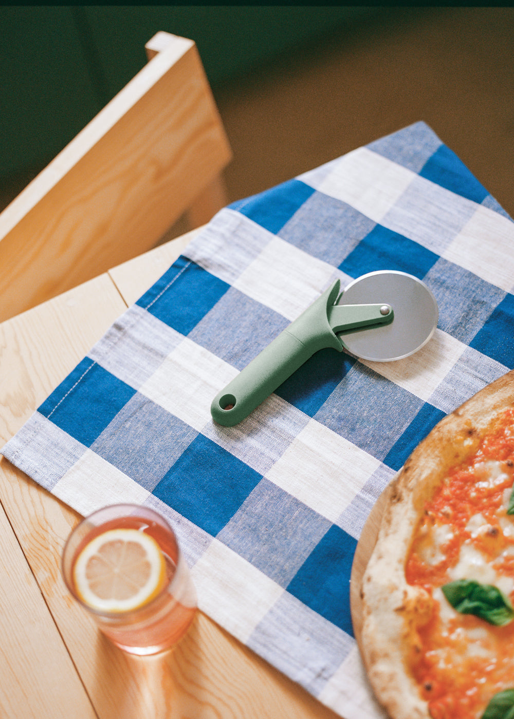 Kitchenware Studio - Pizza Cutter - Sage Green
