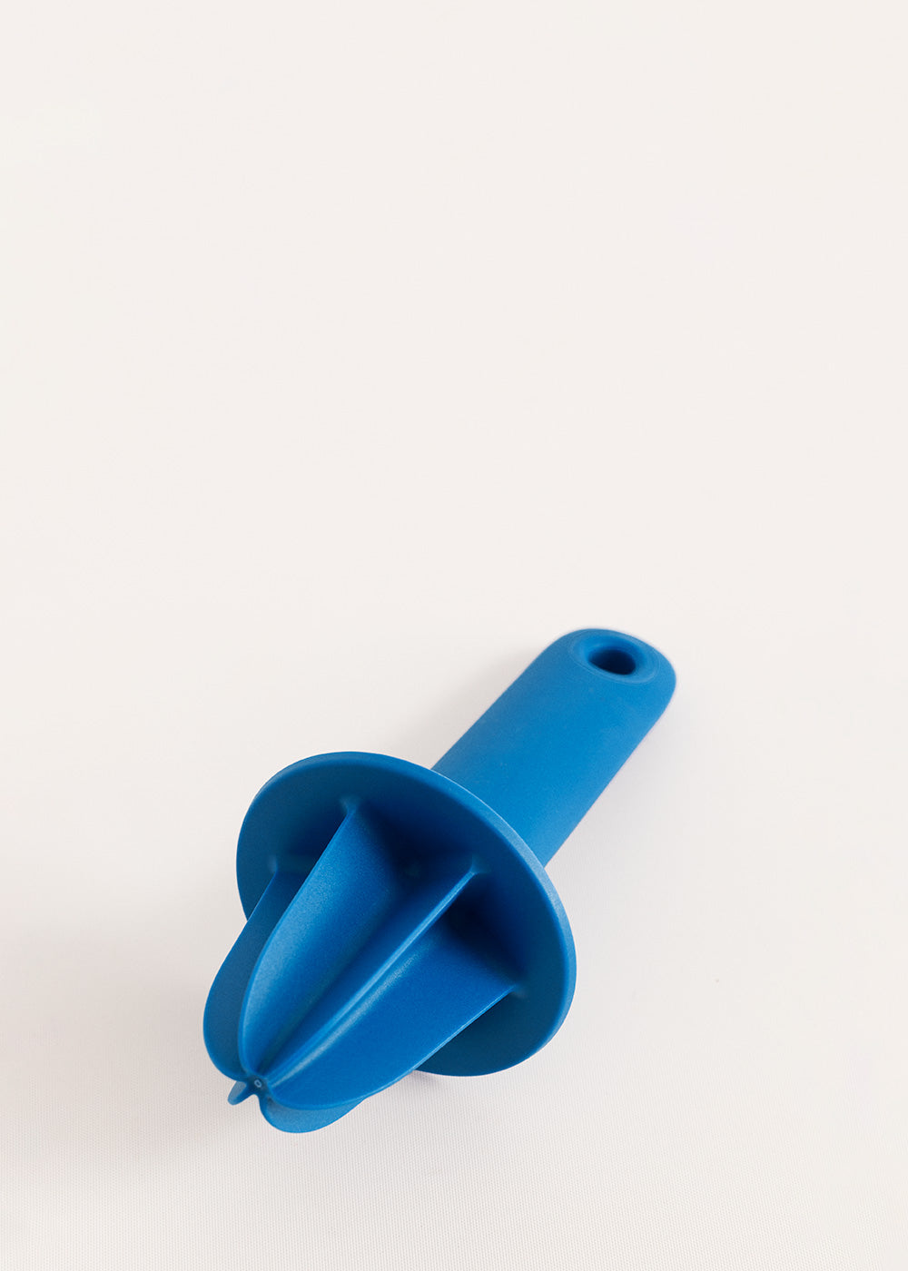 Kitchenware Studio - Exprimidor Manual - Azul Cobalto