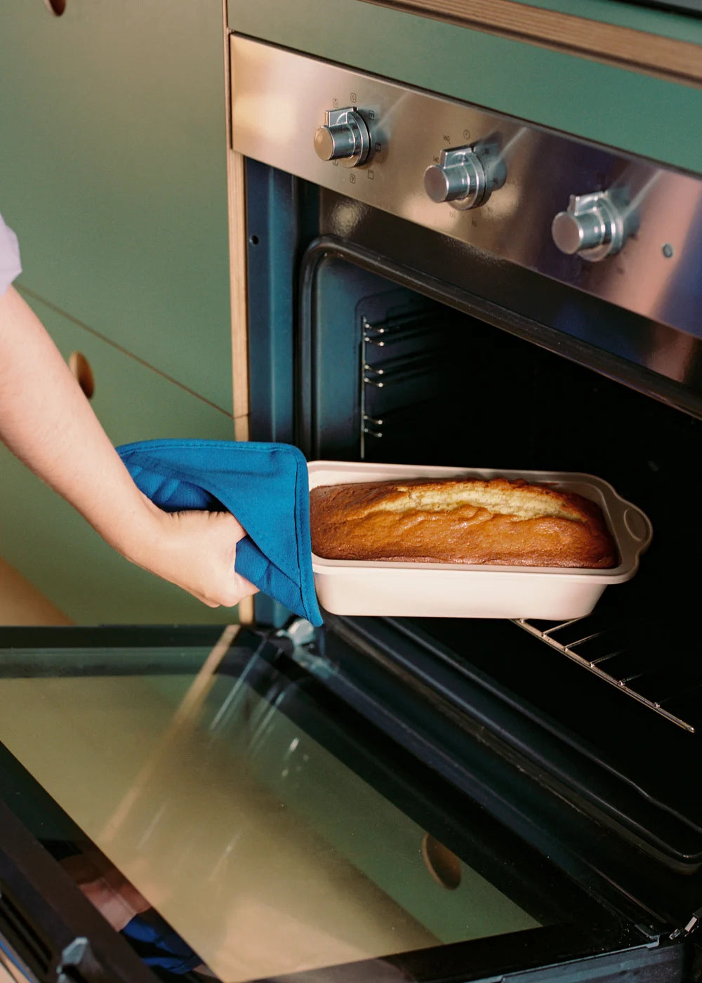 Kitchenware Studio - Oven Gloves - Cobalt Blue