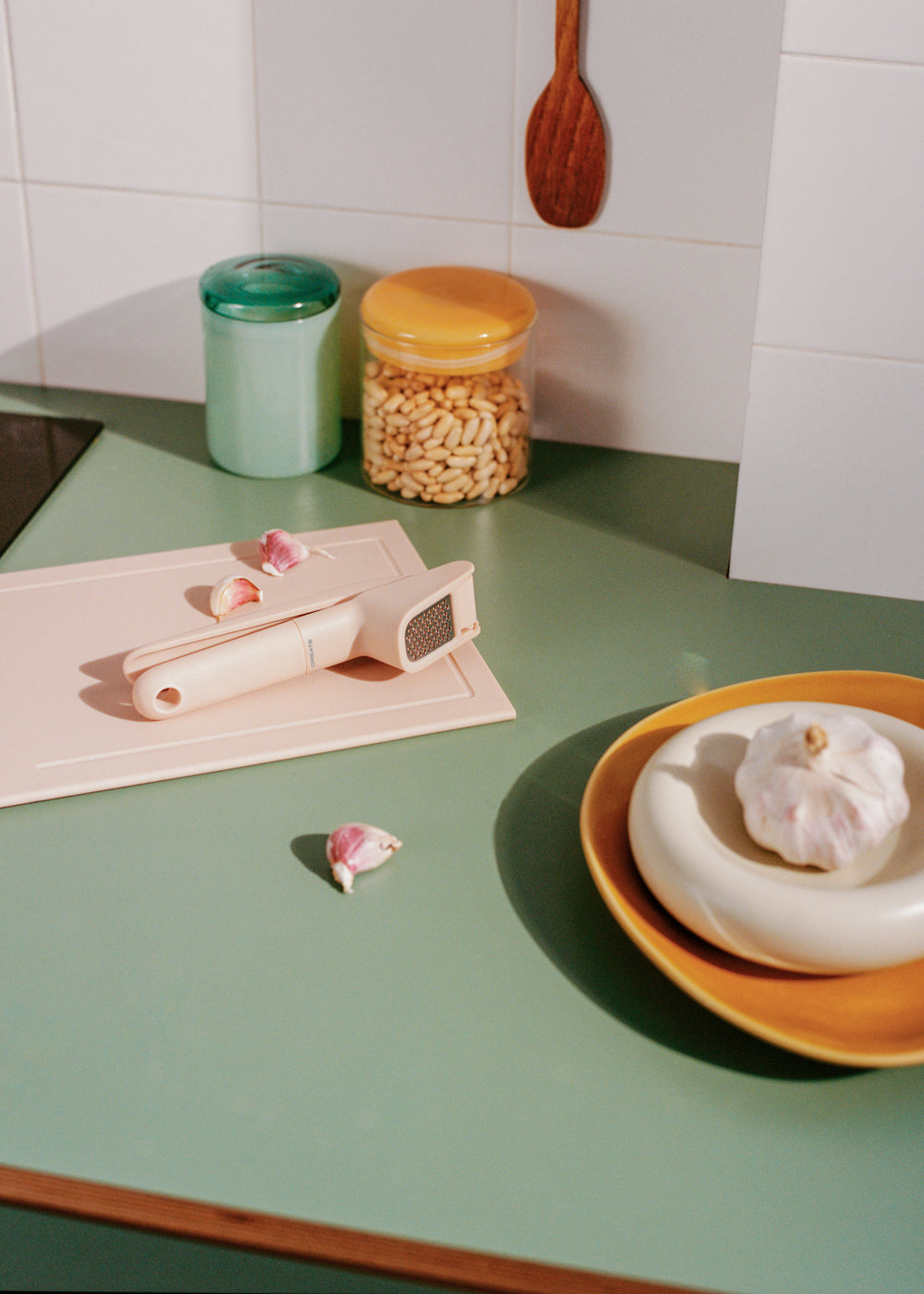 Kitchenware Studio - Garlic Press - Sand