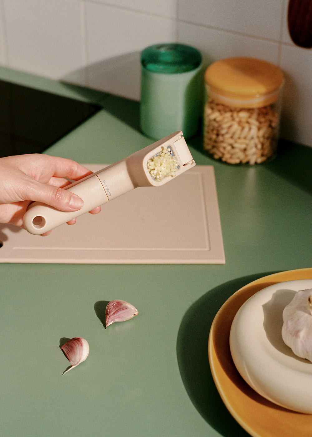 Kitchenware Studio - Garlic Press - Sand