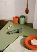 Kitchenware Studio - Prensa de ajos - Verde salvia