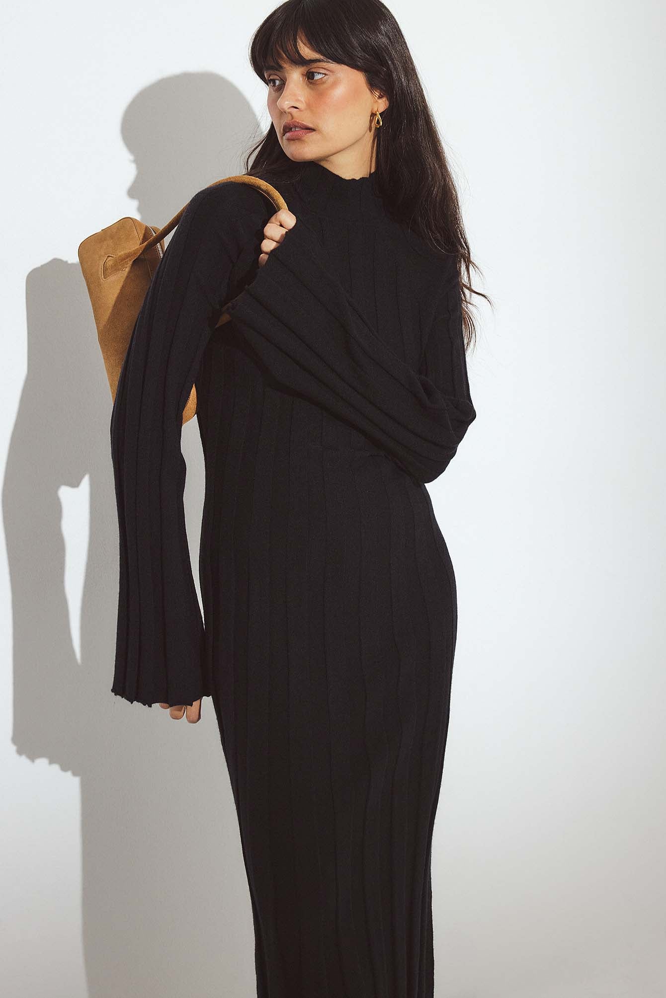 Vestido Largo De Punto Acanalado Con Cuello Vuelto Negro