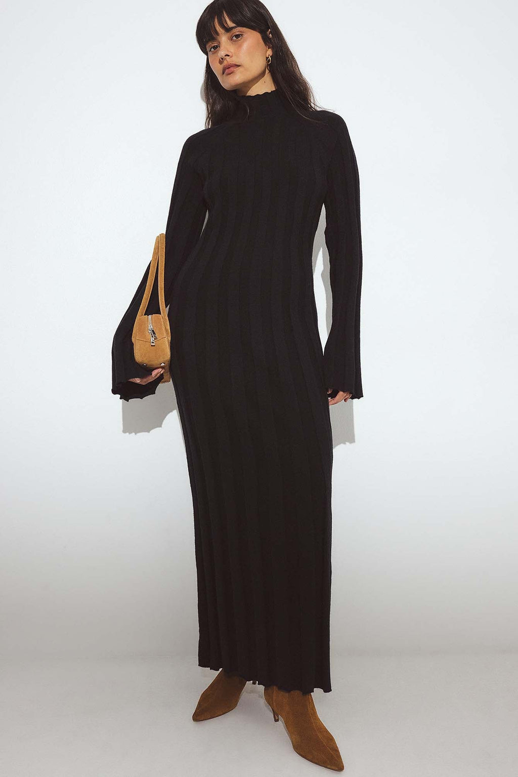 Vestido Largo De Punto Acanalado Con Cuello Vuelto Negro
