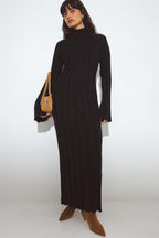 Vestido Largo De Punto Acanalado Con Cuello Vuelto Negro